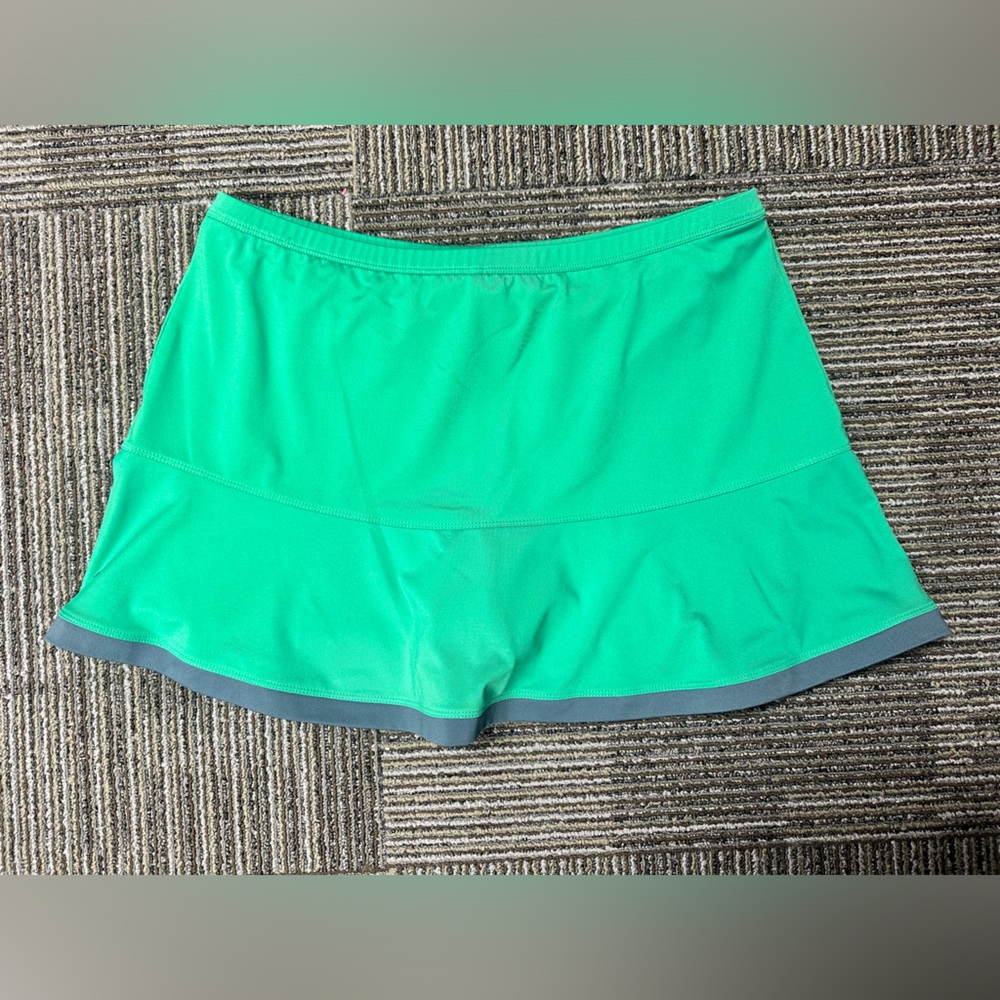Ladies Pickleball tennis golf SKORT and top by BOLLE size large, green and gray - Picture 2 of 7